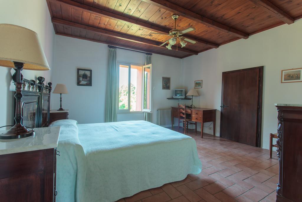 Agriturismo Il Pettirosso Guest House Forli Luaran gambar