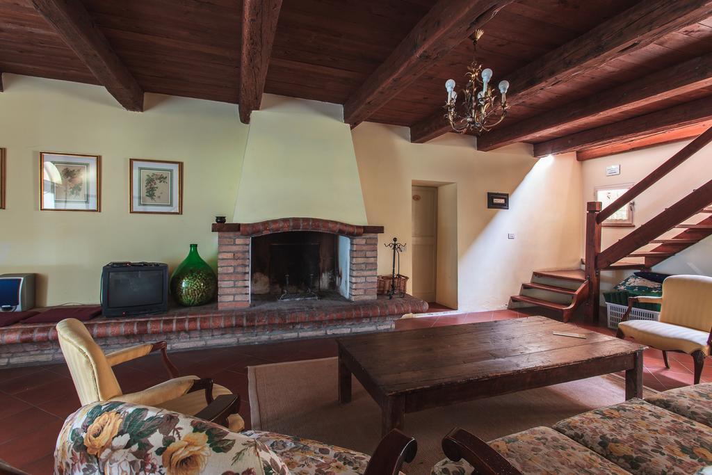 Agriturismo Il Pettirosso Guest House Forli Luaran gambar