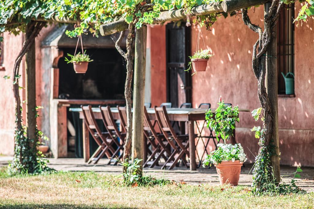 Agriturismo Il Pettirosso Guest House Forli Luaran gambar