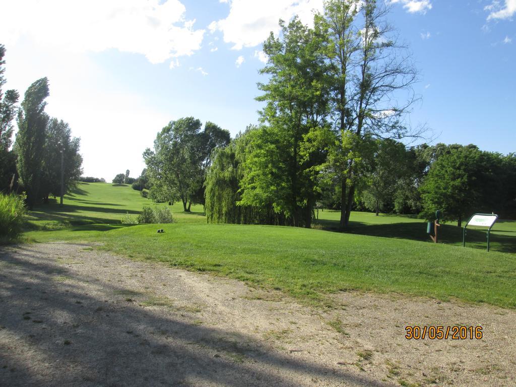 Agriturismo Il Pettirosso Guest House Forli Luaran gambar