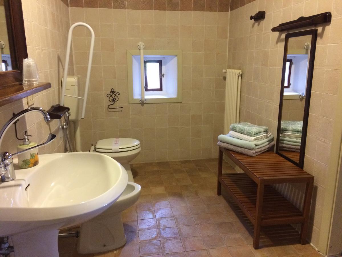 Agriturismo Il Pettirosso Guest House Forli Luaran gambar